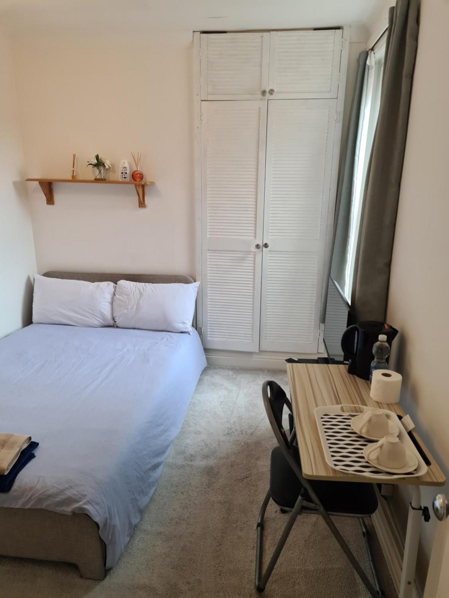 A Private & Beautiful Bedroom With Shared Bathroom In The Heart Of Bournemouth Exterior foto